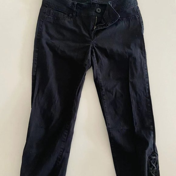 Guess black capris - Picture 1 of 4
